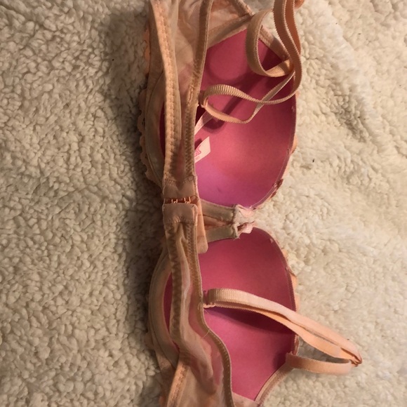 Light pink lace bra - Picture 3 of 3